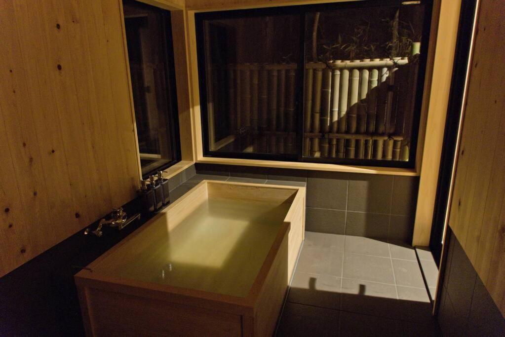 Hinoki No Ie - Cottage With Natural Hot Spring In A Cypress Bathtub Shika Exteriör bild