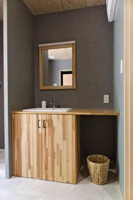Hinoki No Ie - Cottage With Natural Hot Spring In A Cypress Bathtub Shika Exteriör bild