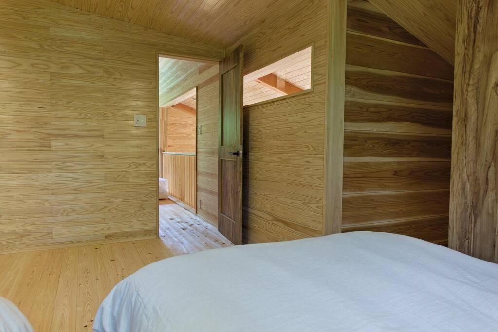 Hinoki No Ie - Cottage With Natural Hot Spring In A Cypress Bathtub Shika Exteriör bild