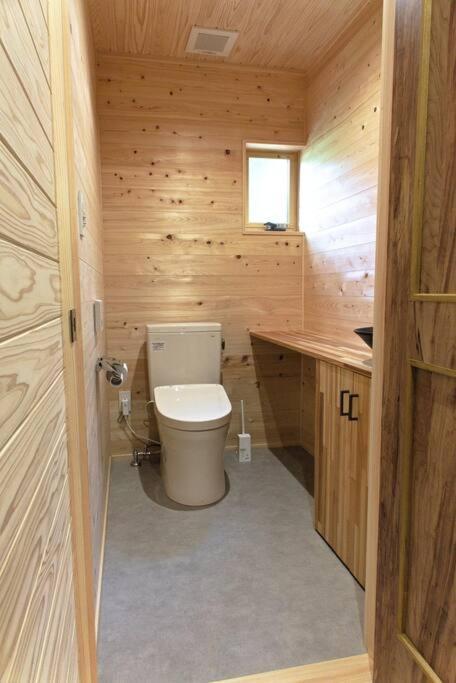 Hinoki No Ie - Cottage With Natural Hot Spring In A Cypress Bathtub Shika Exteriör bild