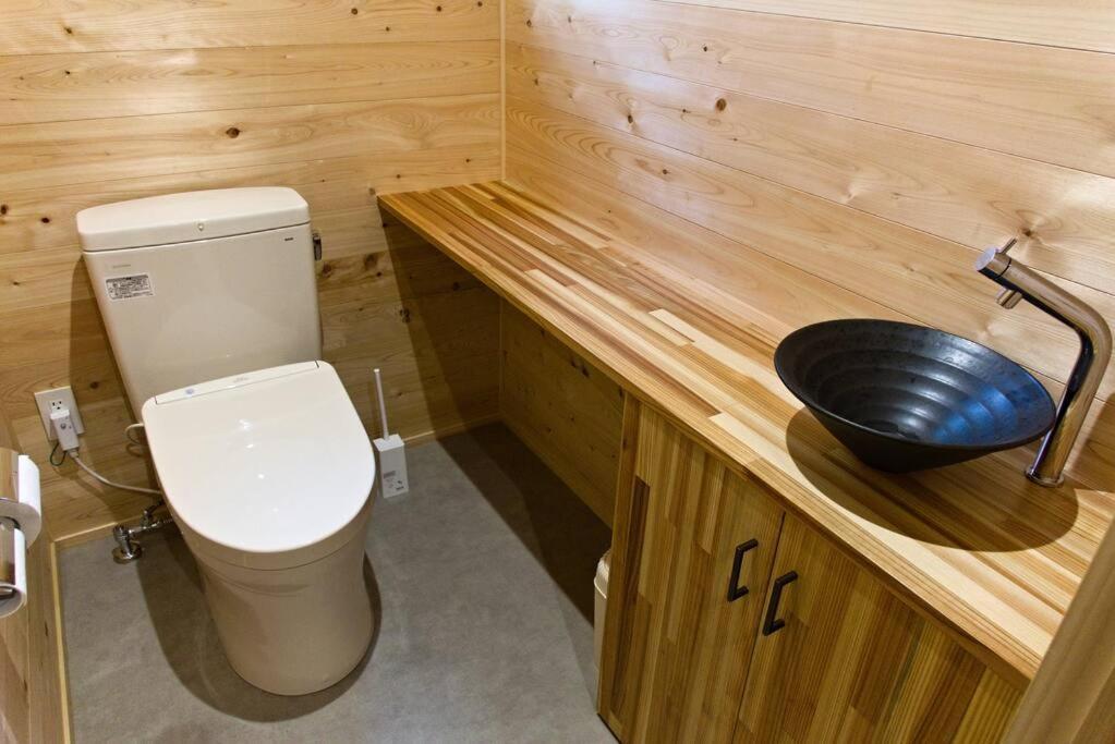 Hinoki No Ie - Cottage With Natural Hot Spring In A Cypress Bathtub Shika Exteriör bild